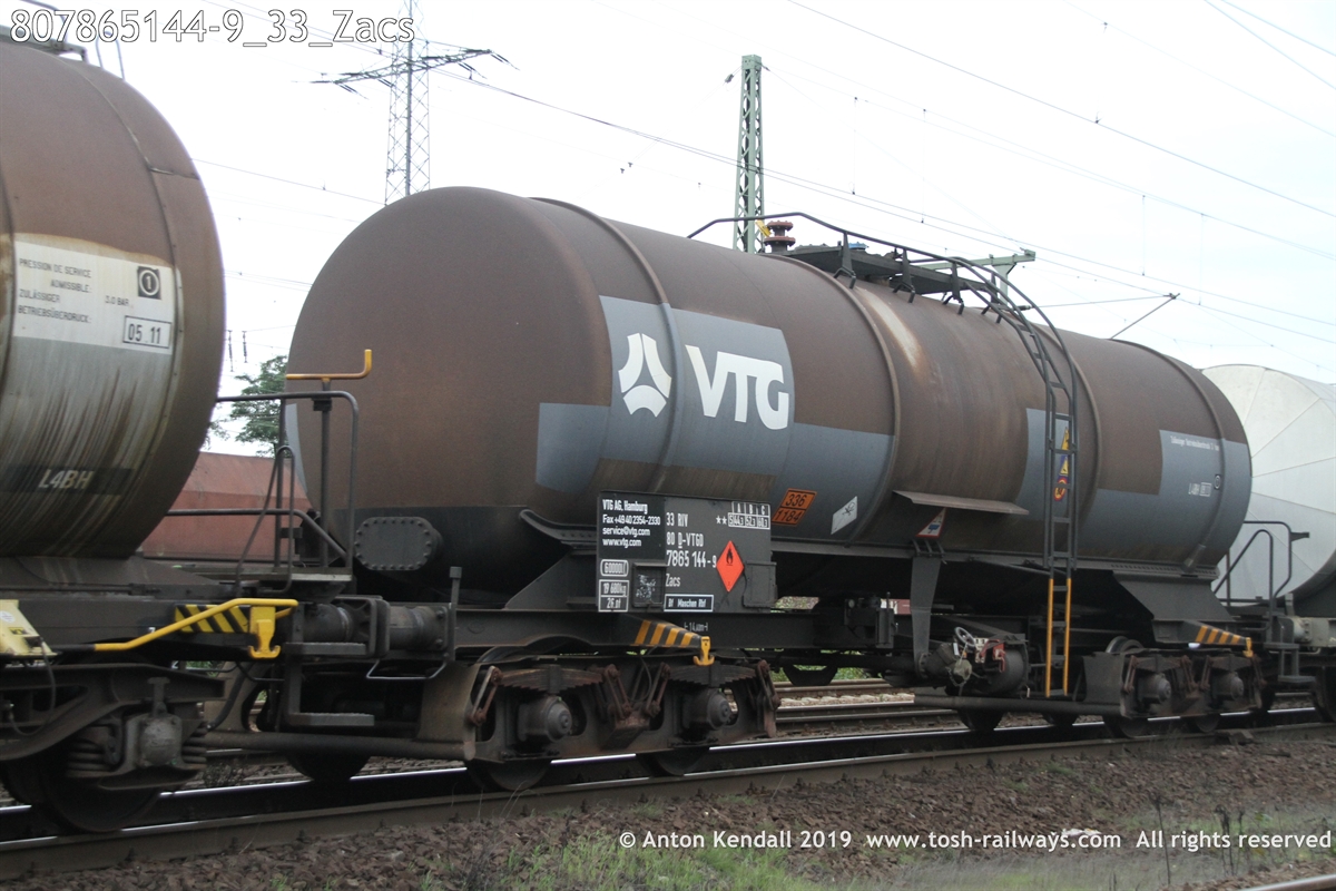 807865144-9_33_Zacs.JPG